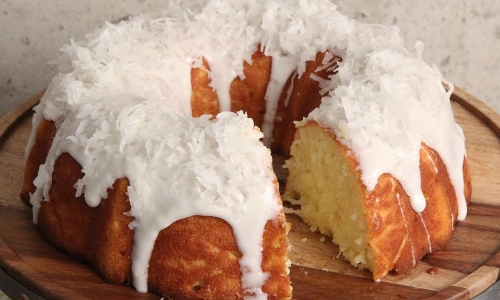 http://laurainthekitchen.com/500x300thumbnails/coconut-bundt-cake.jpg