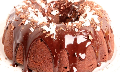 http://laurainthekitchen.com/500x300thumbnails/triple-chocolate-pound-cake.jpg