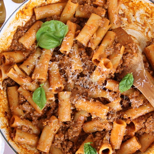 One Pot Rigatoni and Meat Sauce