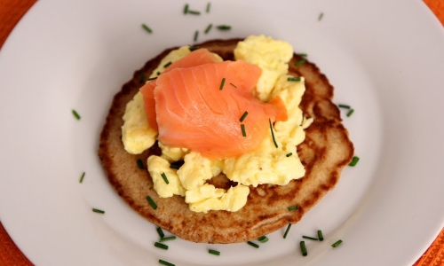 Blinis with Smoked Salmon and Scrambled Eggs