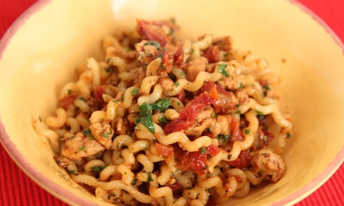 Long Fusilli with Turkey and Sun Dried Tomatoes