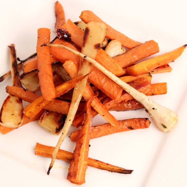 Honey And Thyme Roasted Carrots and Parsnips