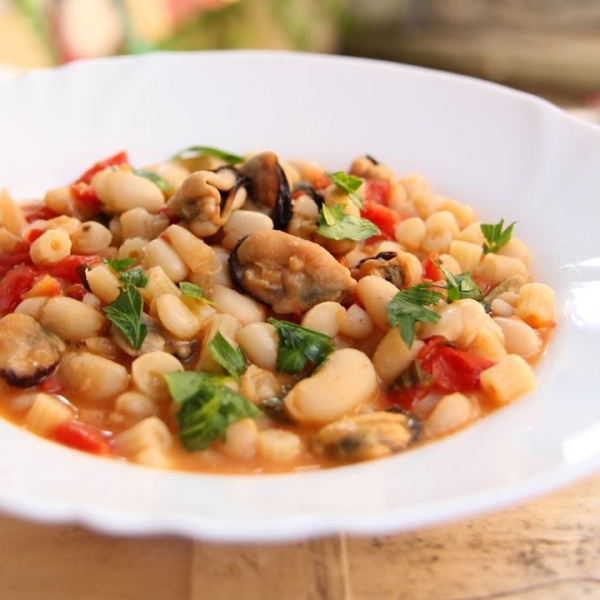 Pasta e Fagioli with Mussels