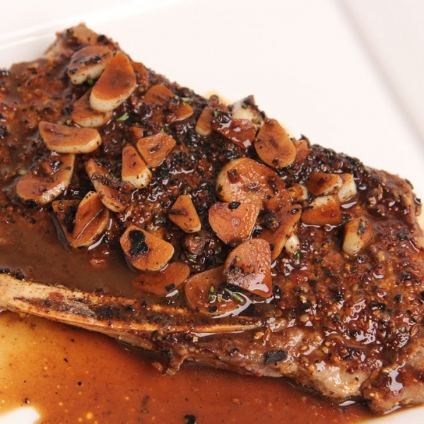 Seared Steak with Garlic Balsamic Glaze